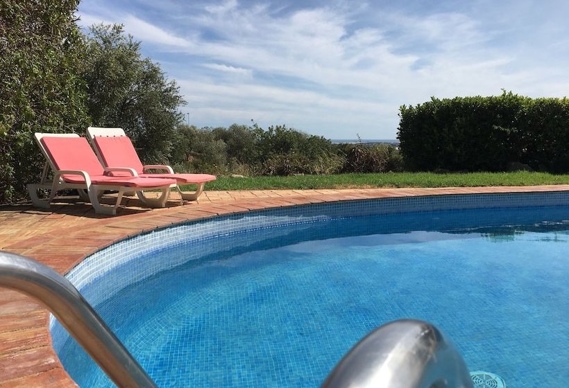 Quiet Cottage With Pool