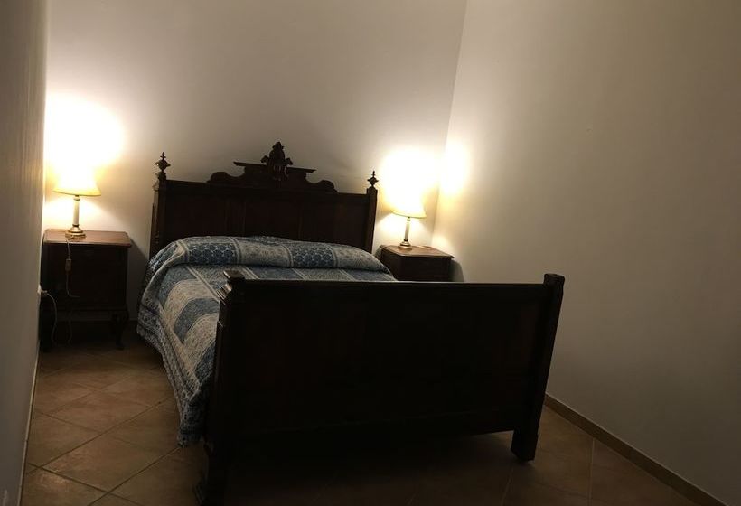 Quiet Cottage With Pool