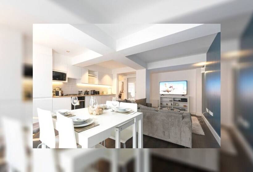 The New52 Oxford By 360stays Bespoke 2 Bed Luxury Apartment In The Heart Of Oxford City Centre Wit