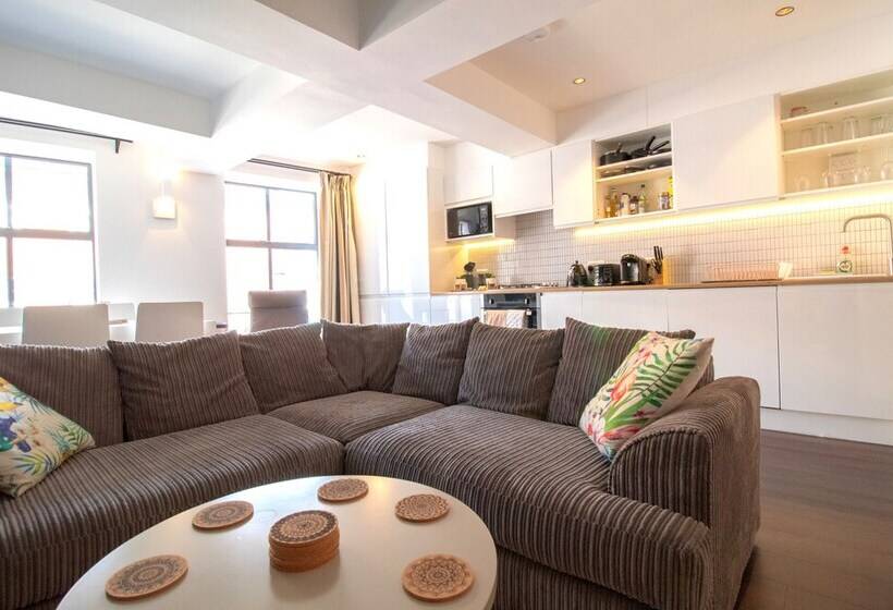 The New52 Oxford By 360stays Bespoke 2 Bed Luxury Apartment In The Heart Of Oxford City Centre Wit