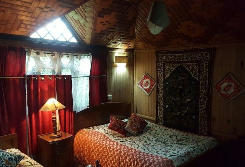 בית מלון כפרי Akbar Group Of Heritage Houseboats