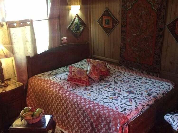 בית מלון כפרי Akbar Group Of Heritage Houseboats