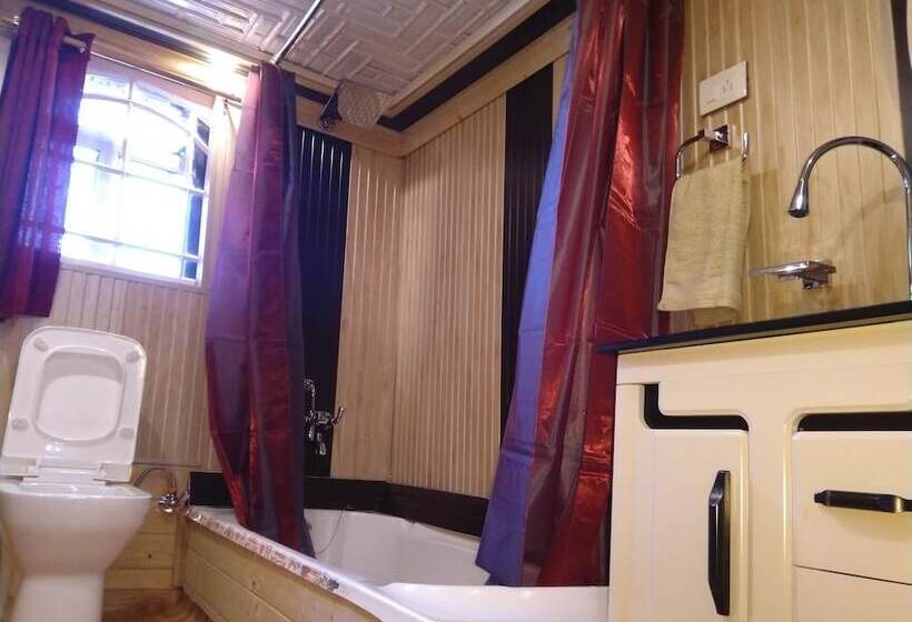 בית מלון כפרי Akbar Group Of Heritage Houseboats