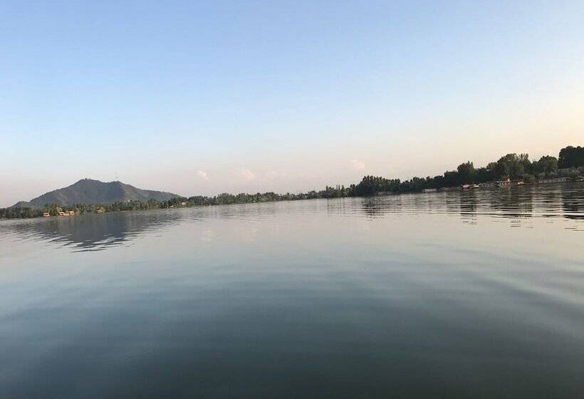 בית מלון כפרי Akbar Group Of Heritage Houseboats