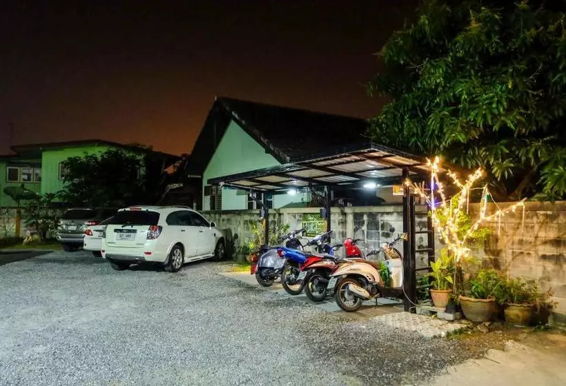 ホテル Baan Jumpa Residence