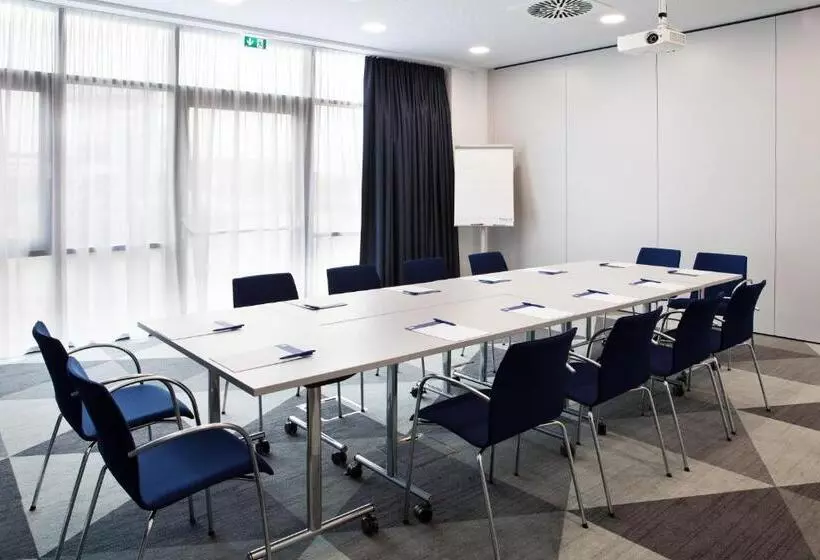 Hotelli Holiday Inn Express   Sindelfingen, An Ihg