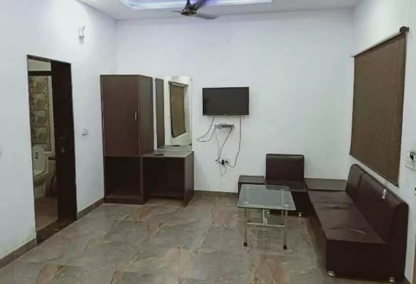 هتل Nisarg Resort