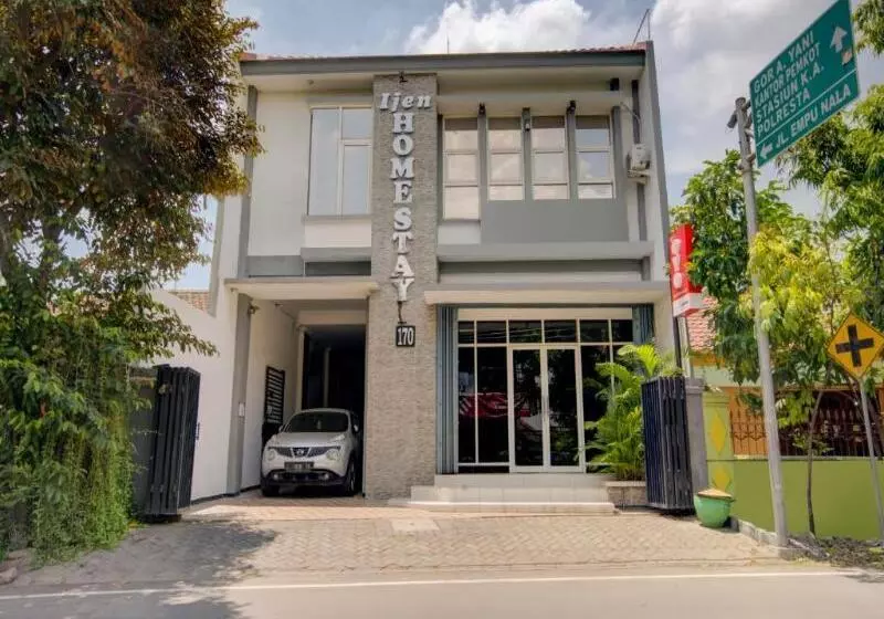 Hotelli Oyo 3229 Ijen Residence