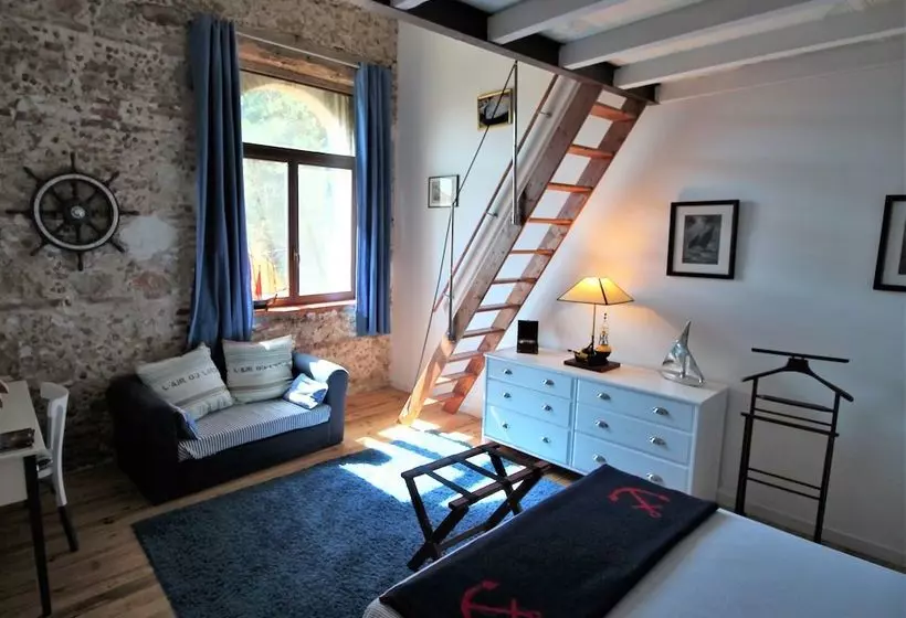 Mas Du Domaine De Montcalm B&b & Gites