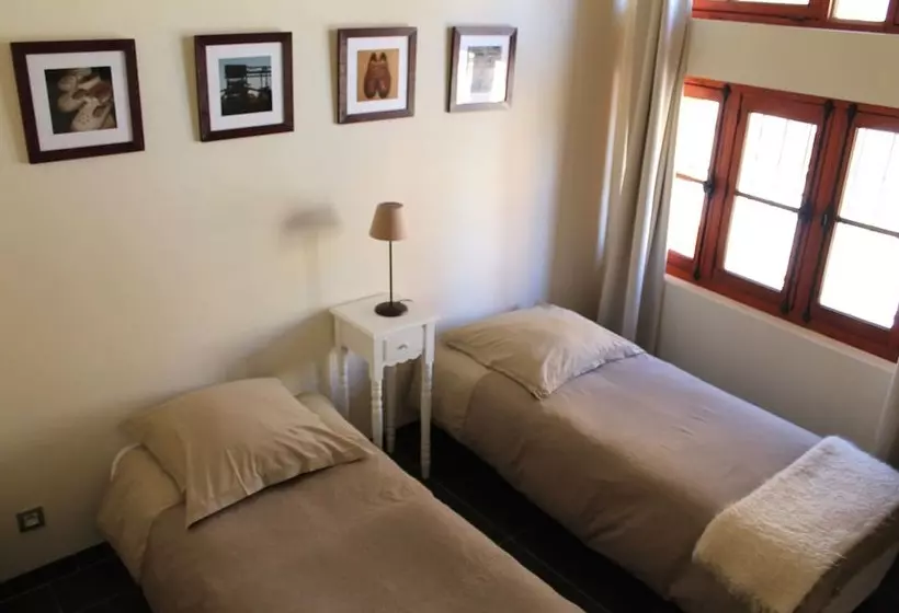 Mas Du Domaine De Montcalm B&b & Gites