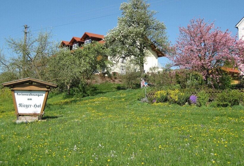 Beautiful Apartment In Rotthalmunster With Garden