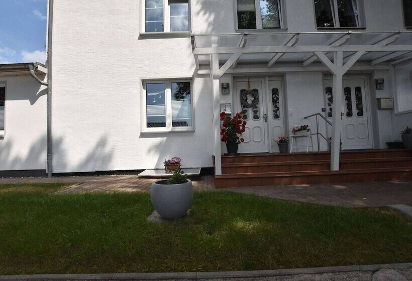 Ansprechende Ferienwohnung Am Hellbach In Neubukow