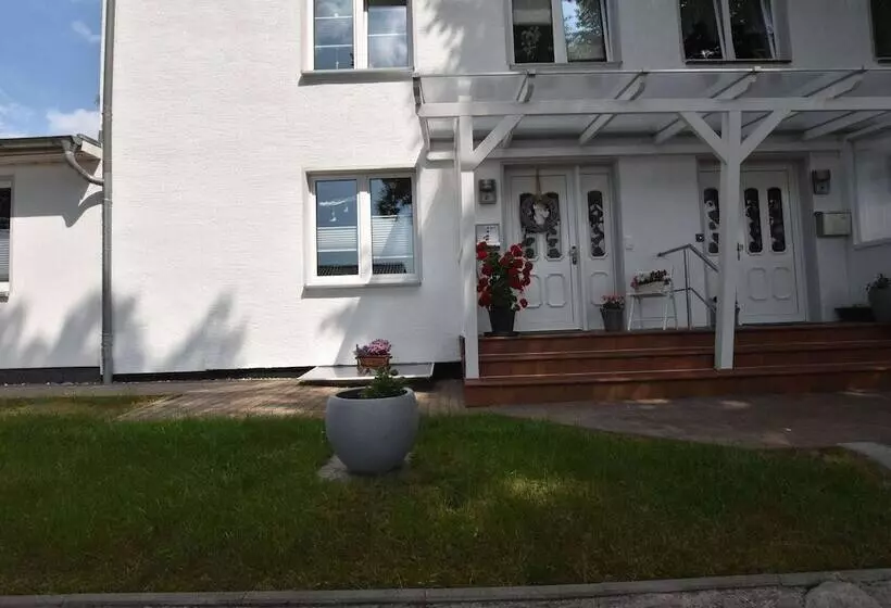 Ansprechende Ferienwohnung Am Hellbach In Neubukow