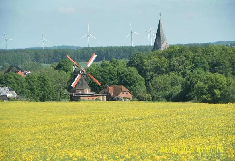 Ansprechende Ferienwohnung Am Hellbach In Neubukow