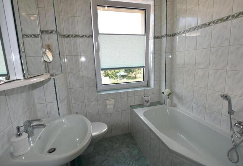 Ansprechende Ferienwohnung Am Hellbach In Neubukow