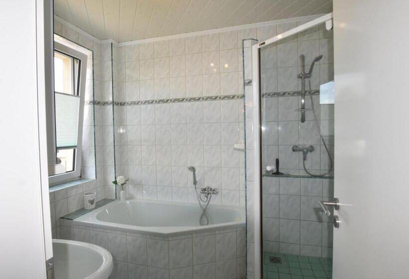 Ansprechende Ferienwohnung Am Hellbach In Neubukow