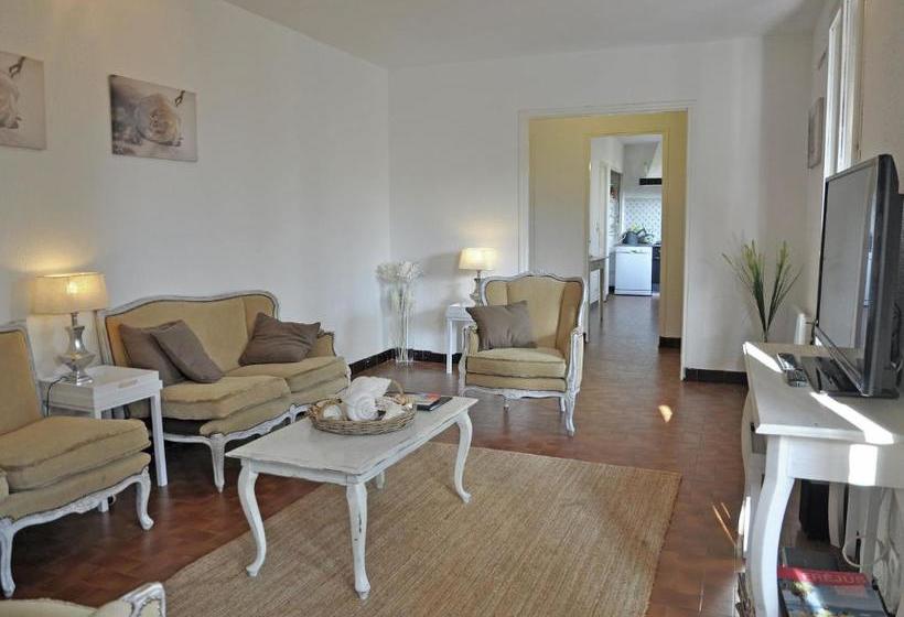 Quiet Villa Near The Beach At Fr Jus