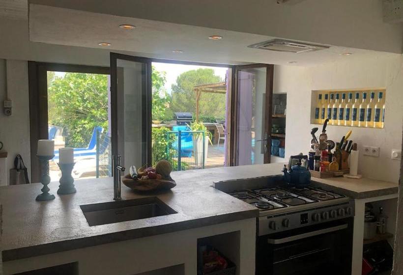 Quiet Villa Near The Beach At Fr Jus