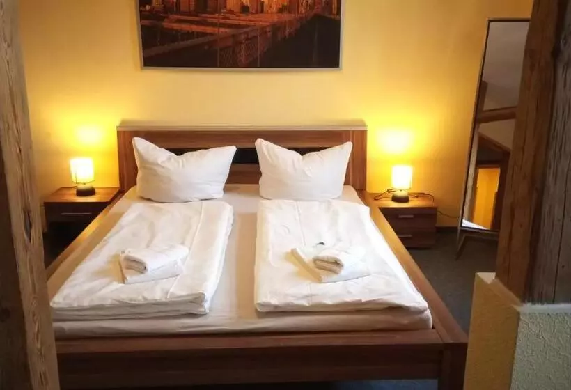 پانسیون Gasthof Zur Rose