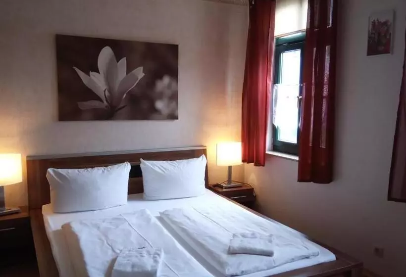 پانسیون Gasthof Zur Rose