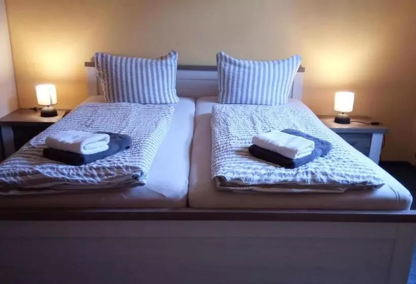 پانسیون Gasthof Zur Rose