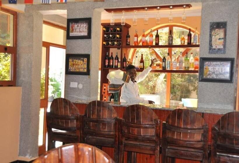 پانسیون Inn Of The Four Sisters