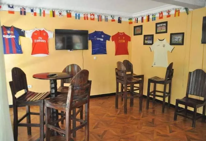 پانسیون Inn Of The Four Sisters