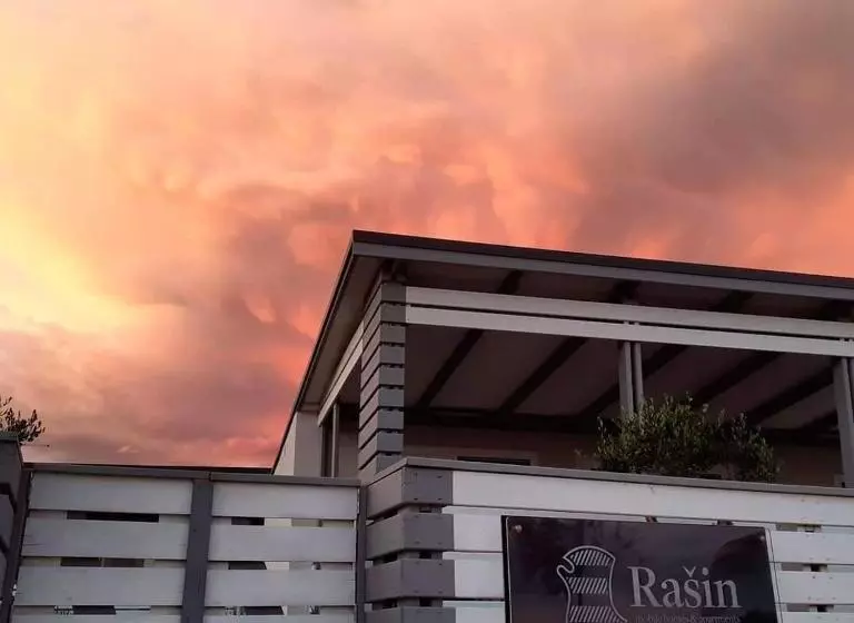 Rasin Mobile Homes