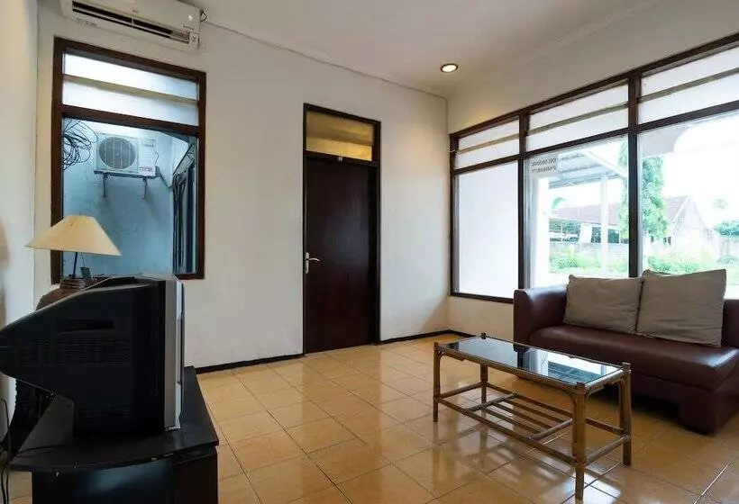 ユースホステル Wanawiyata Homestay By Oyo Rooms