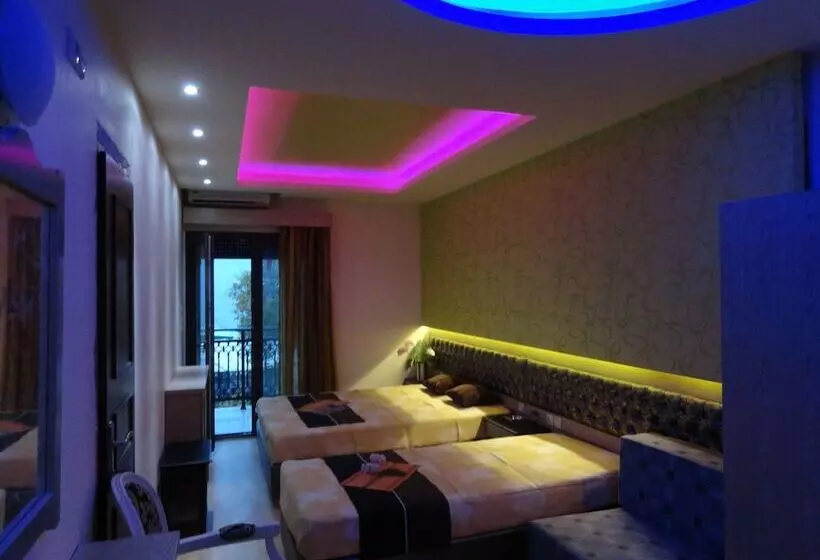 Captain S Beach Apartments