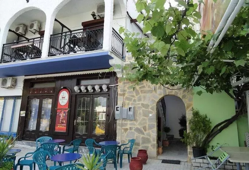 Captain S Beach Apartments
