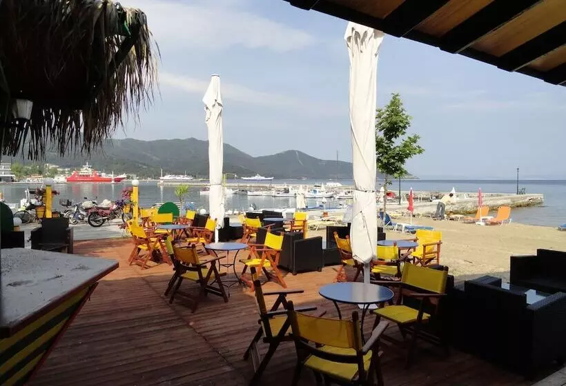 Captain S Beach Apartments