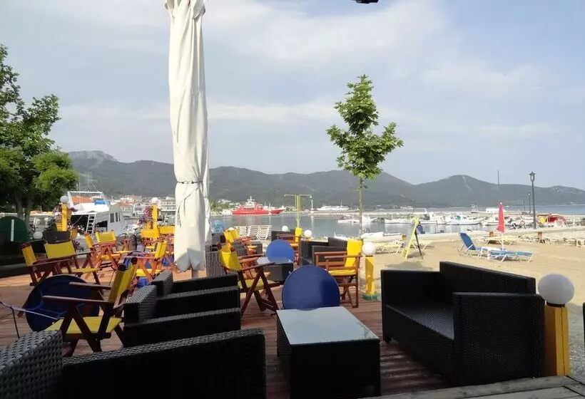 Captain S Beach Apartments