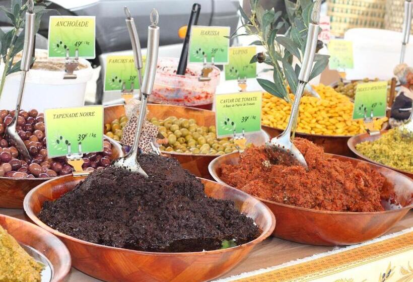 Modern Holiday Home With Private Pool