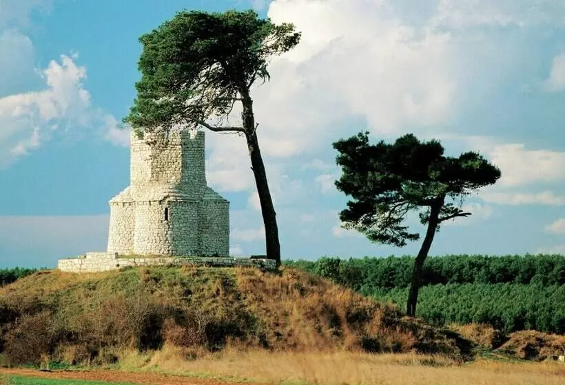 Elegant Holiday Home In Privlakaw With Garden