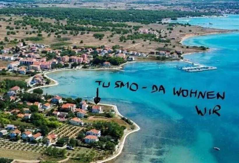 Elegant Holiday Home In Privlakaw With Garden