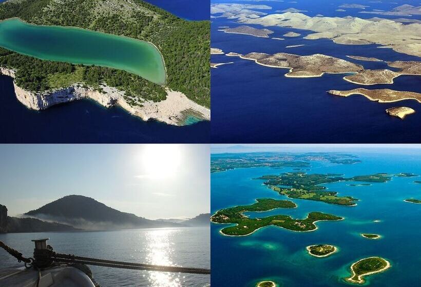 Elegant Holiday Home In Privlakaw With Garden