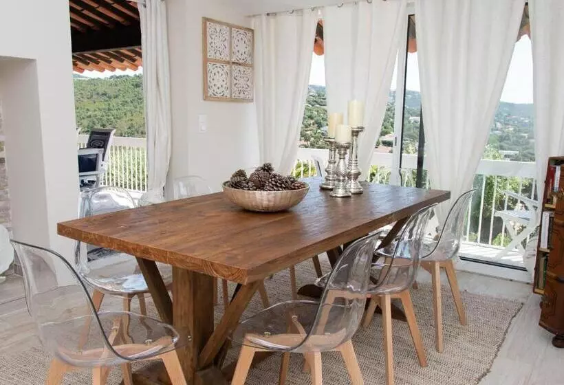 Gorgeous Villa Les Issambres With Swimming Pool