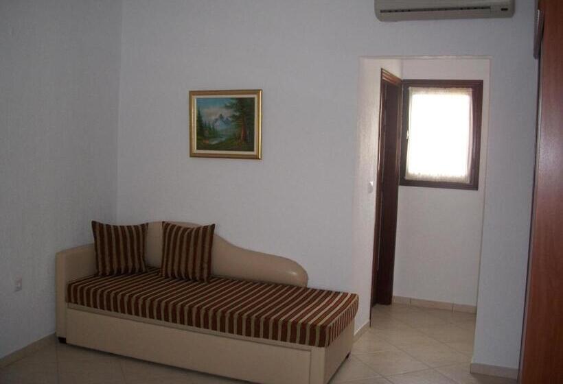 בית מלון כפרי Filoxenia