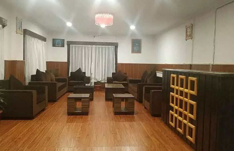 هتل Resort At Paro Drukgyel