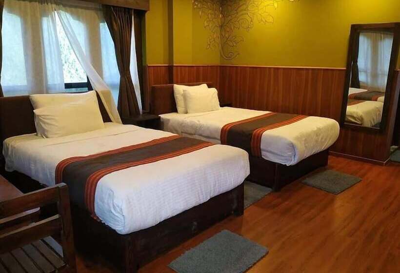 هتل Resort At Paro Drukgyel