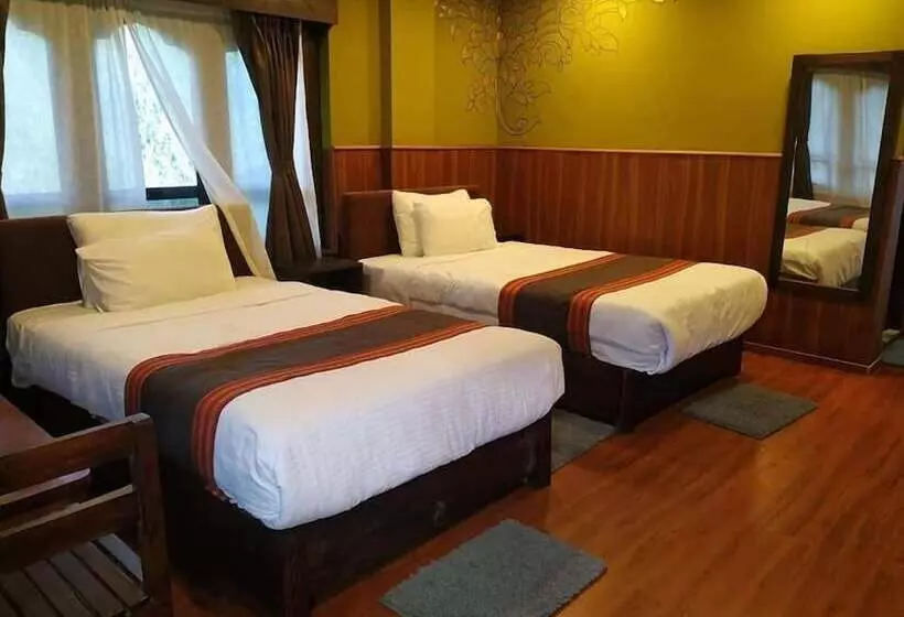 هتل Resort At Paro Drukgyel