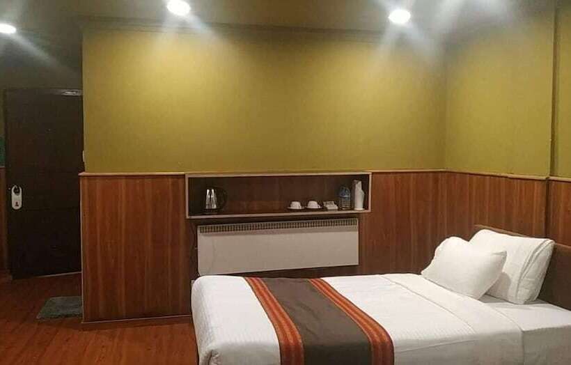 هتل Resort At Paro Drukgyel
