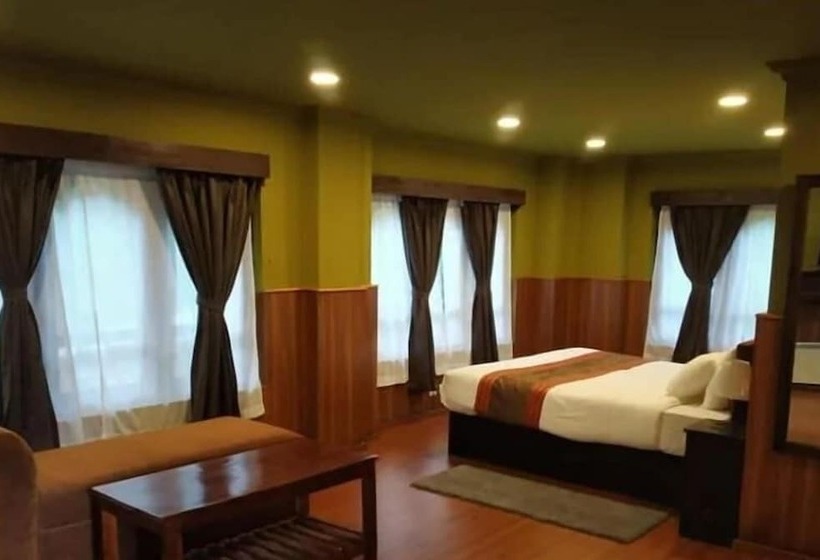 هتل Resort At Paro Drukgyel