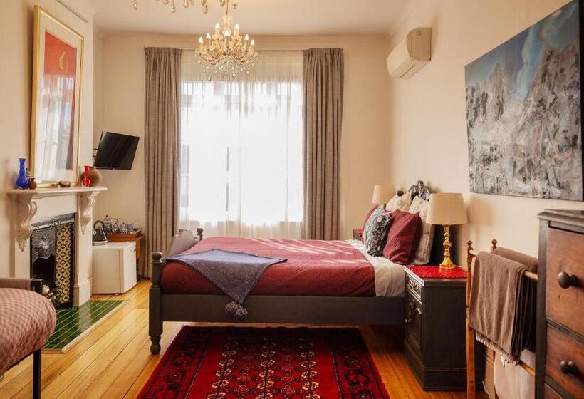 Пансион Assemblage Boutique Art B & B