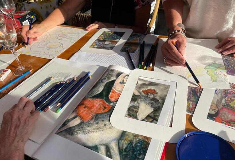 Пансион Assemblage Boutique Art B & B