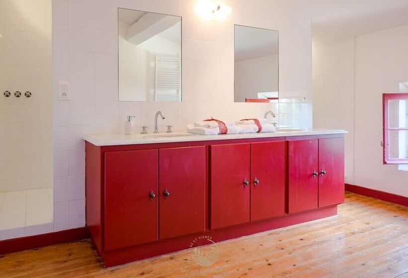 פנסיון La Maison Vigneronne