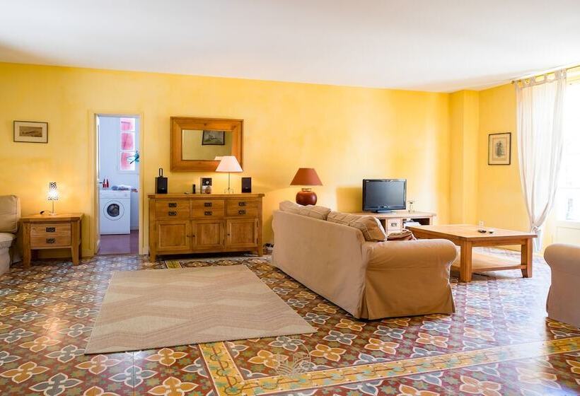 פנסיון La Maison Vigneronne