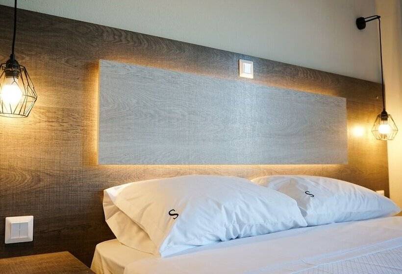 Sinodinos Deluxe Apartments