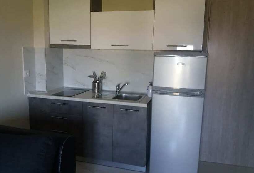 Sinodinos Deluxe Apartments